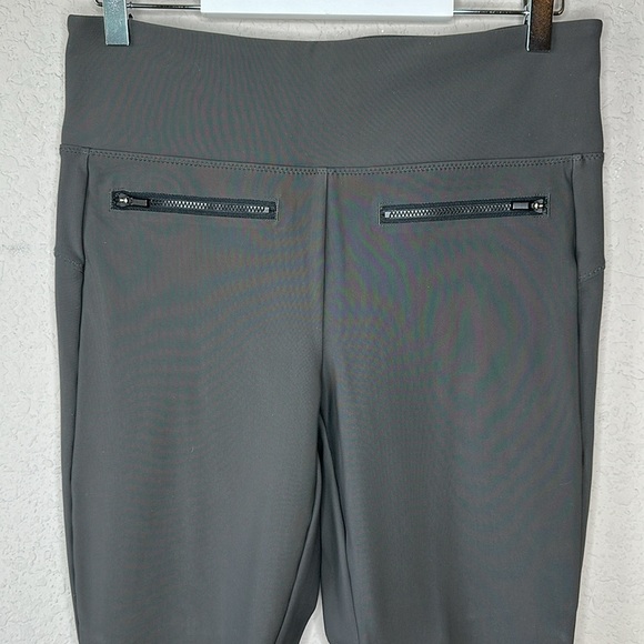 Athleta Stellar Crop Pant Olive Green with Front Zipper Pockets Size Medium - Picture 3 of 13